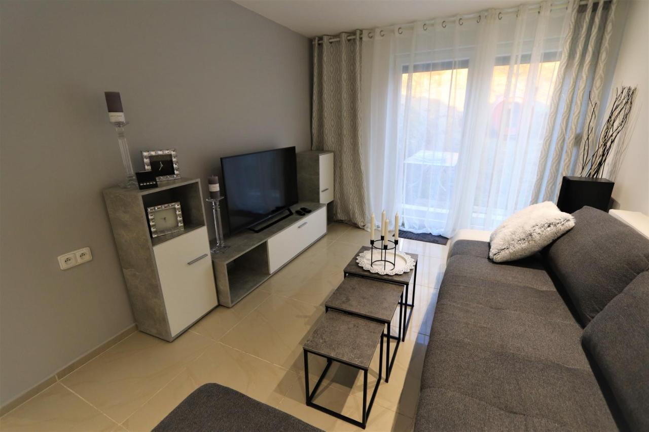 Sklipek Emilka Apartment Mutenice Exterior photo